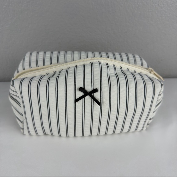 NWOT Cozy Black Stripped Makeup Bag Small Aesthetic Travel Zipper Cosmetic Pouch - Picture 4 of 11
